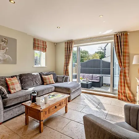 2 Bed House With Hot Tub - House 度假居 大艾顿