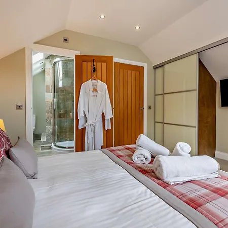 2 Bed House With Hot Tub - House 大艾顿